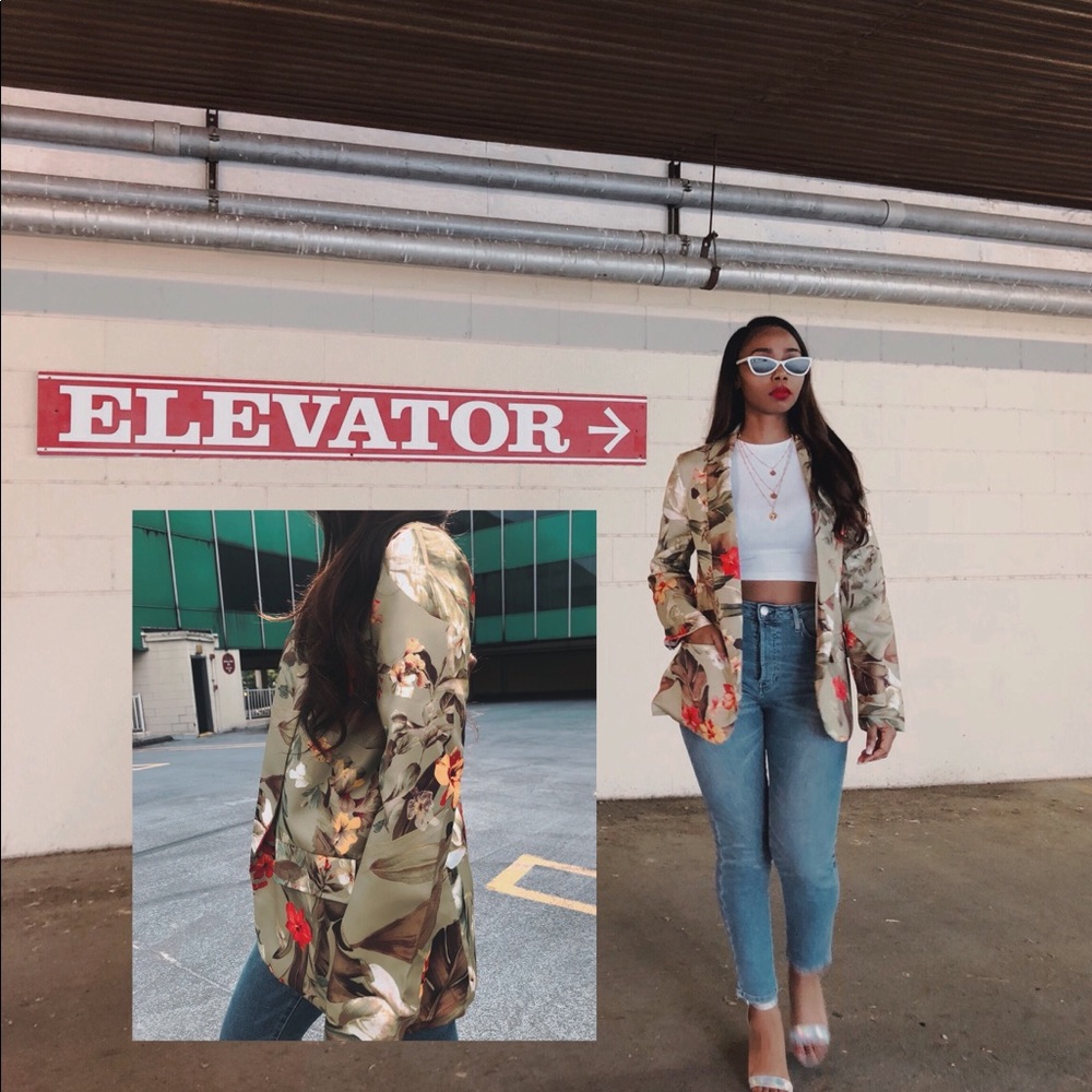 ON SALE 💐💦 FLOWER PRINT BLAZER